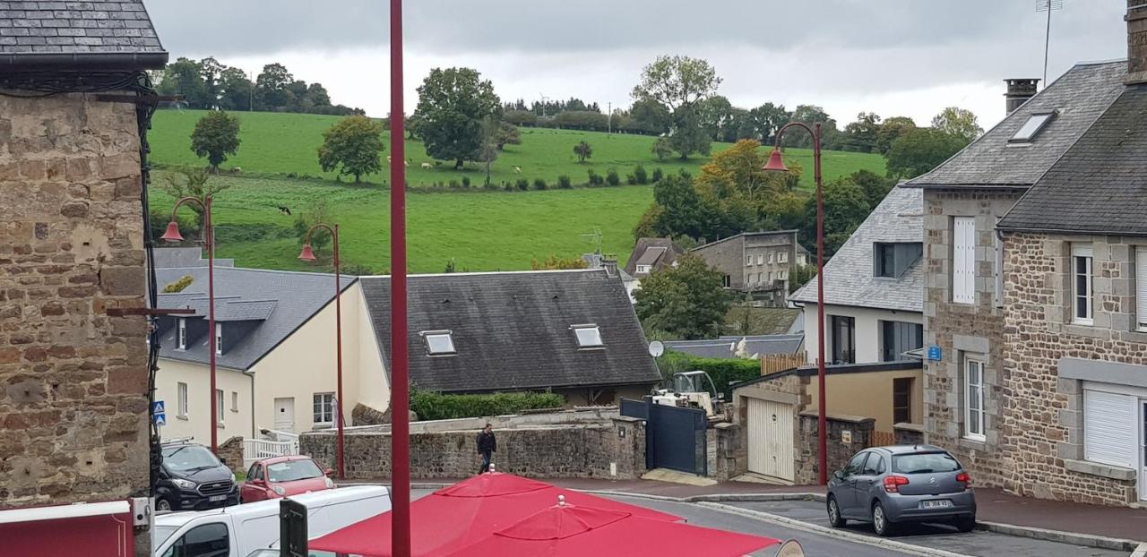 Maison De Berry Bed & Breakfast Villedieu-les-Poeles Exterior photo